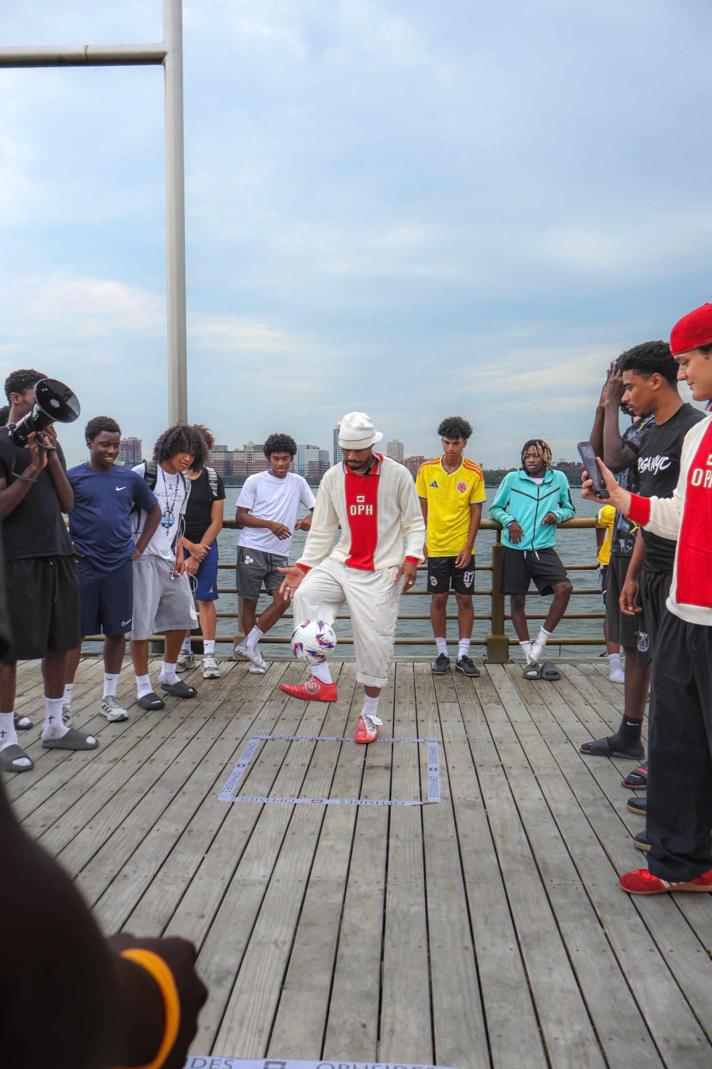 Ophsides freestyle moment with JOGA NYC players watching