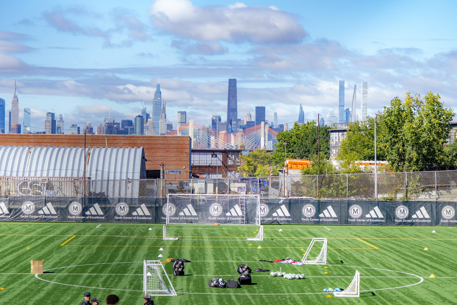 The Showcase community at Met Oval, photographed by @ai._flicks